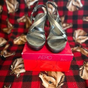 Aerosoles Size 10 wedge sandal. Color. Dk silver